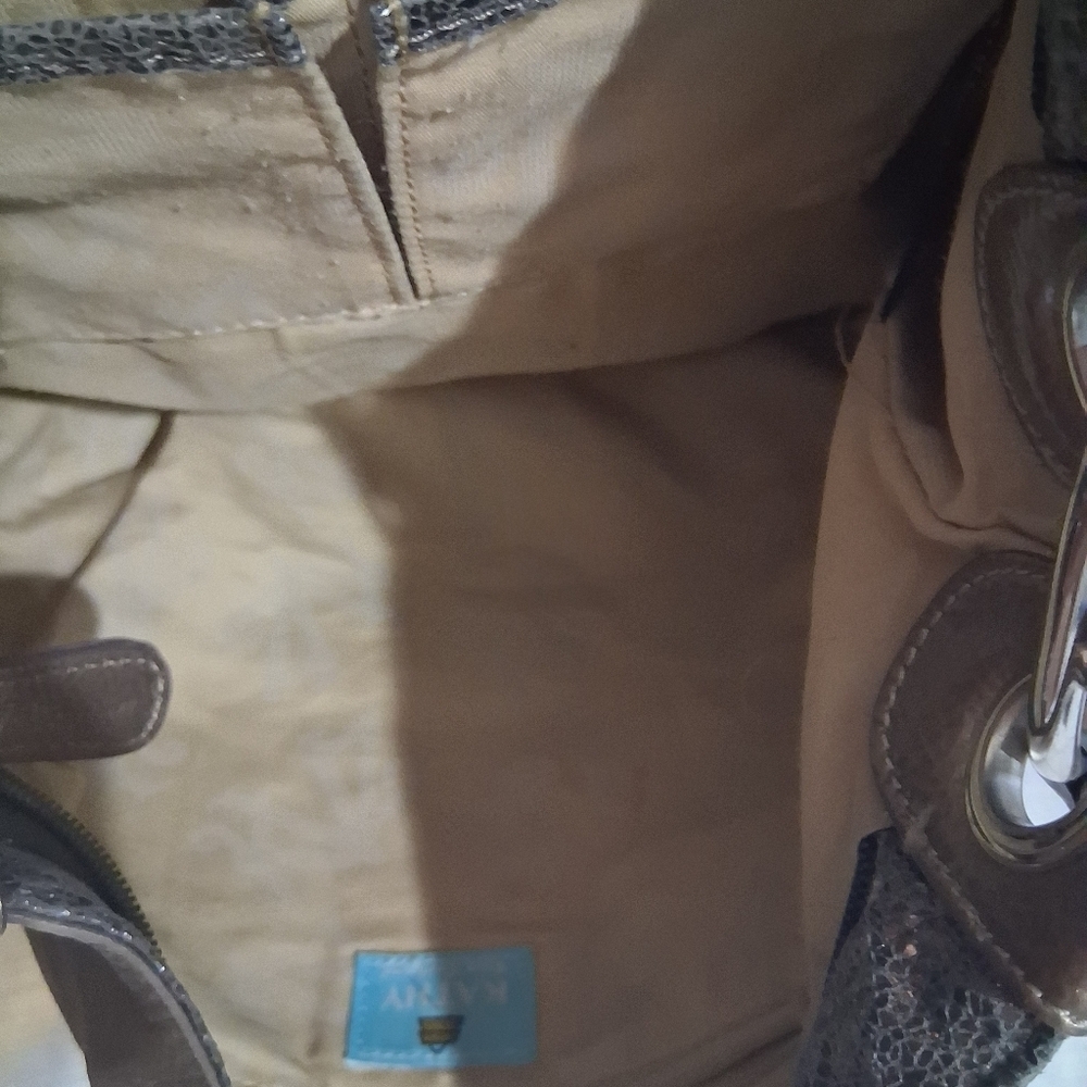 Kathy Van Zeeland Shoulder Bag - Picture 4 of 5